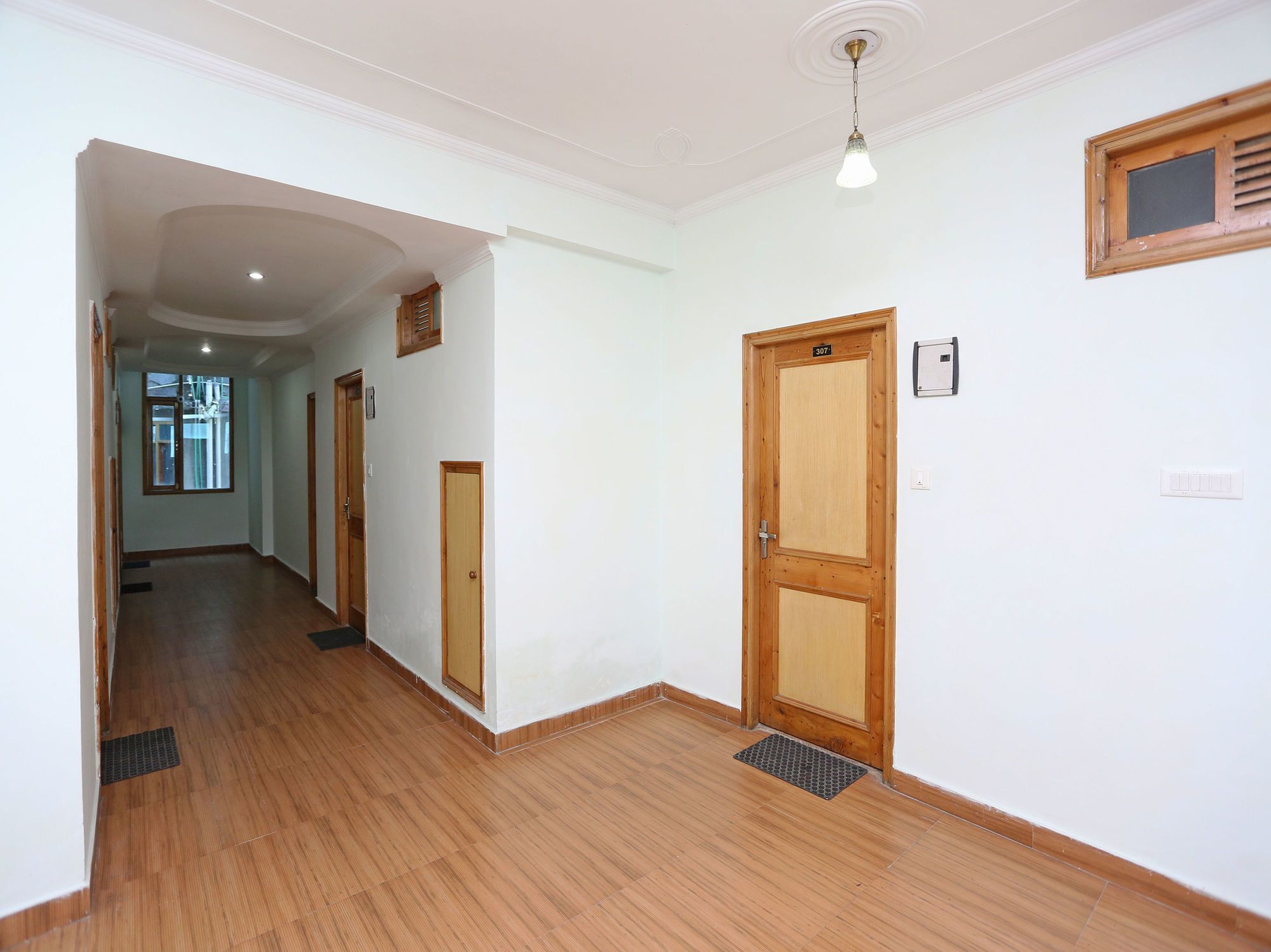 Oyo 9684 Hotel Rudra Palace 마날리 외부 사진